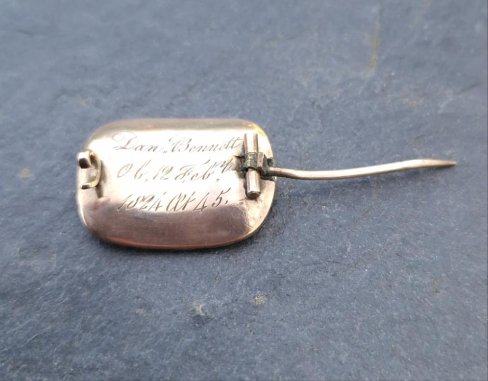 Antique 18ct Georgian Mourning Brooch