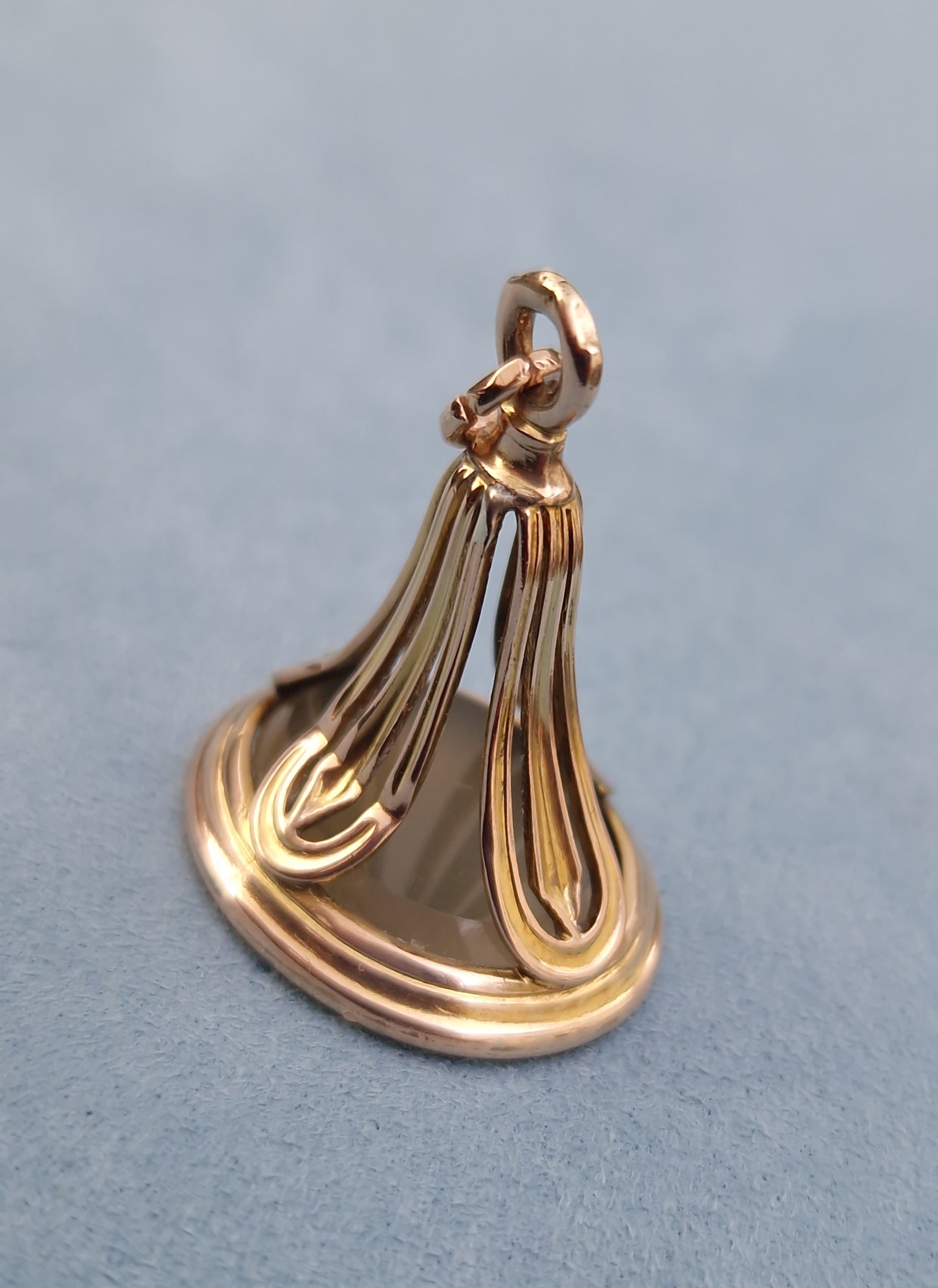 Antique 9ct Gold Wax Seal Fob Pendant
