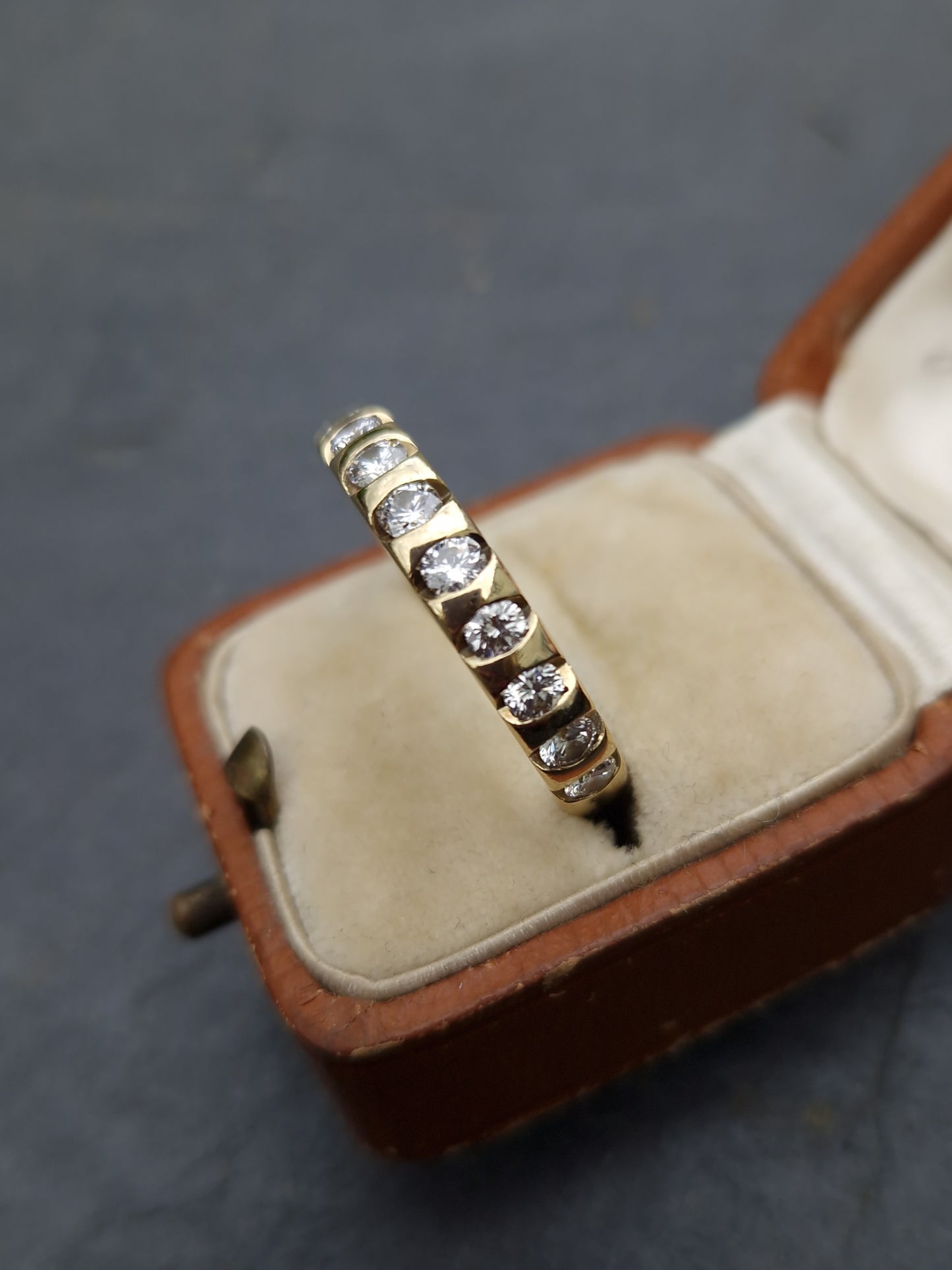 Vintage 0.90ct Diamond Band 14ct Gold