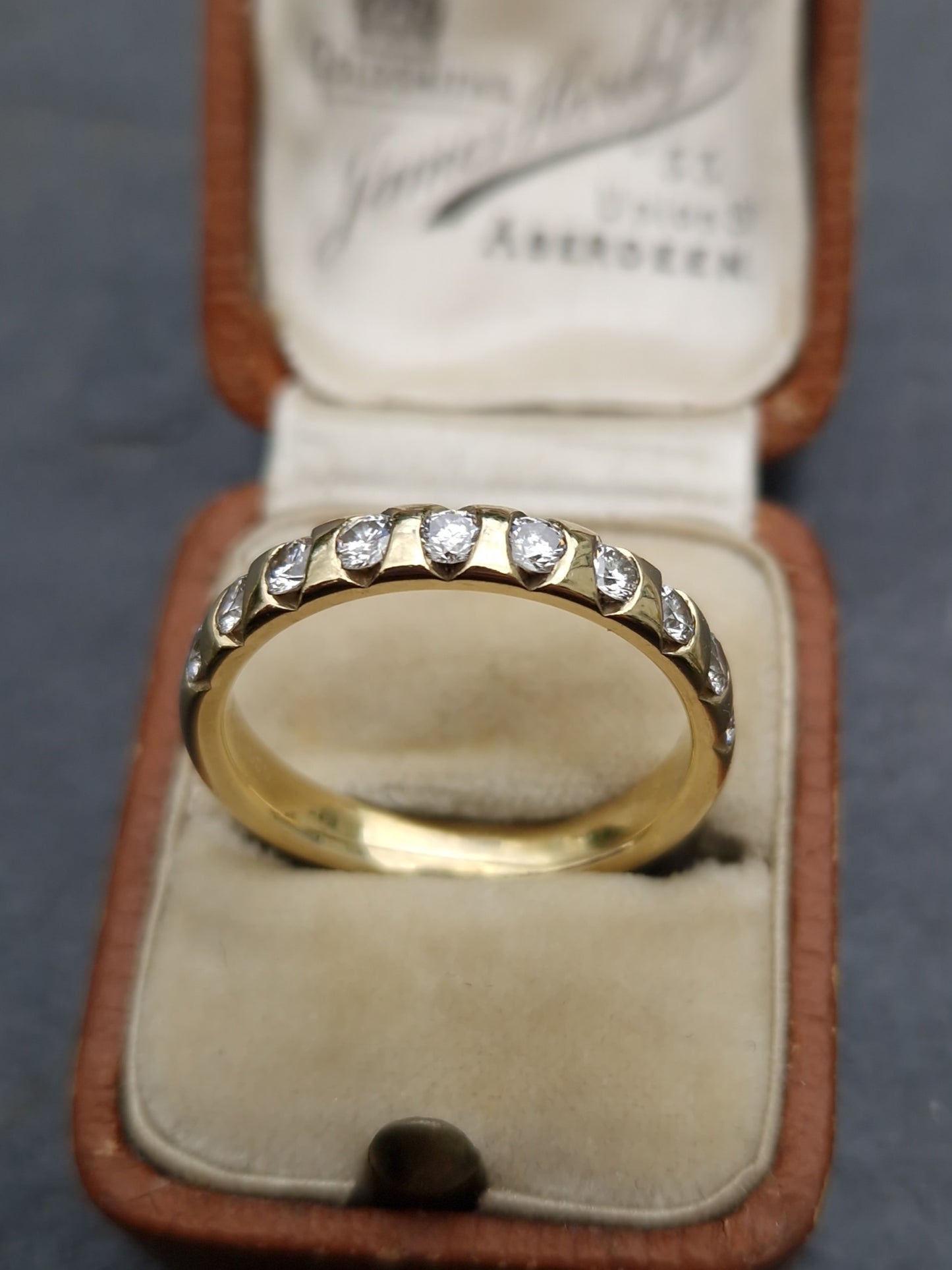 Vintage 0.90ct Diamond Band 14ct Gold