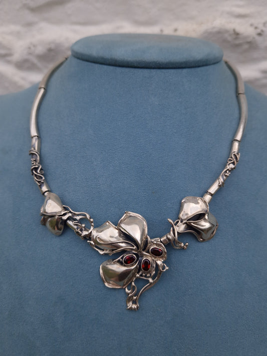 Vintage Silver Flower Garnet Necklace