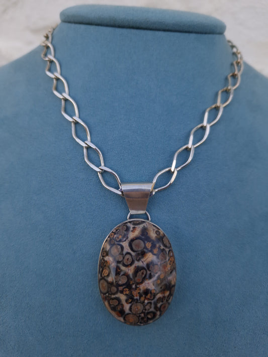 Vintage Native American Silver Turritella Agate Pendant Necklace