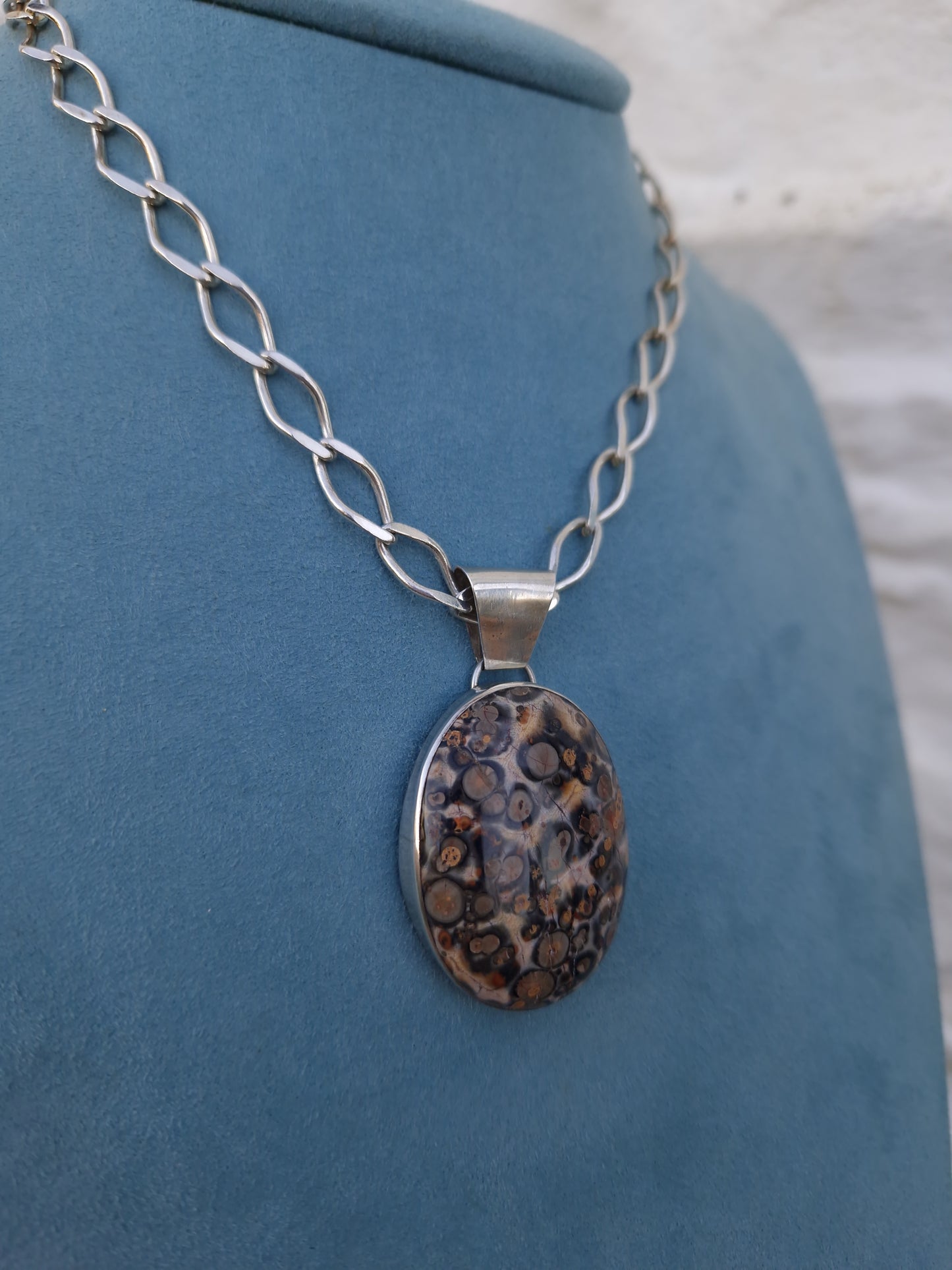 Vintage Native American Silver Turritella Agate Pendant Necklace
