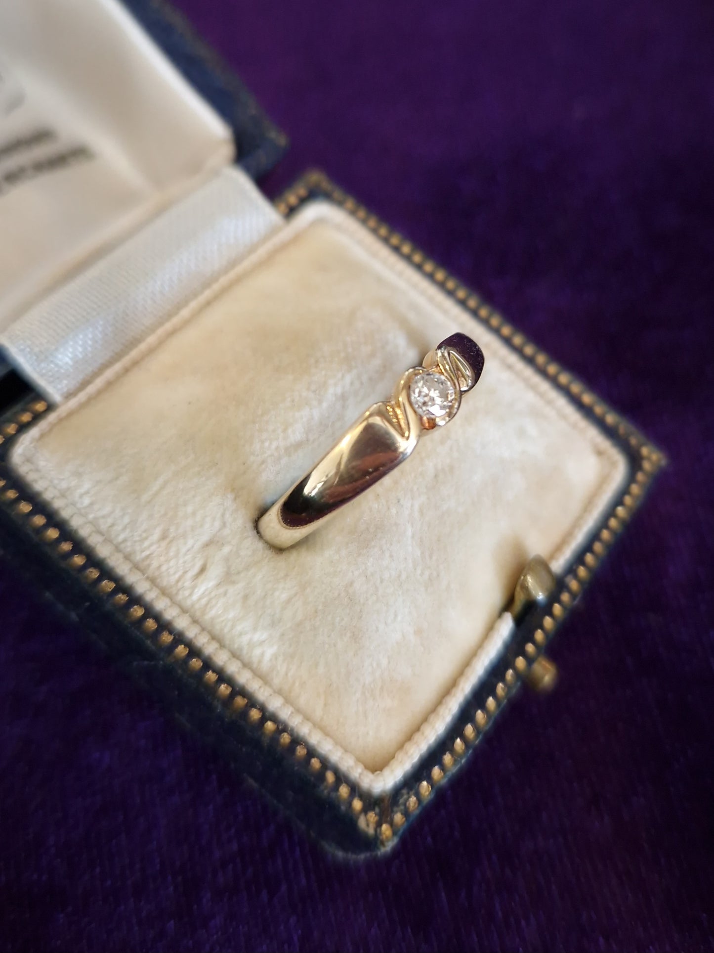 Vintage Diamond 9ct Gold Ring
