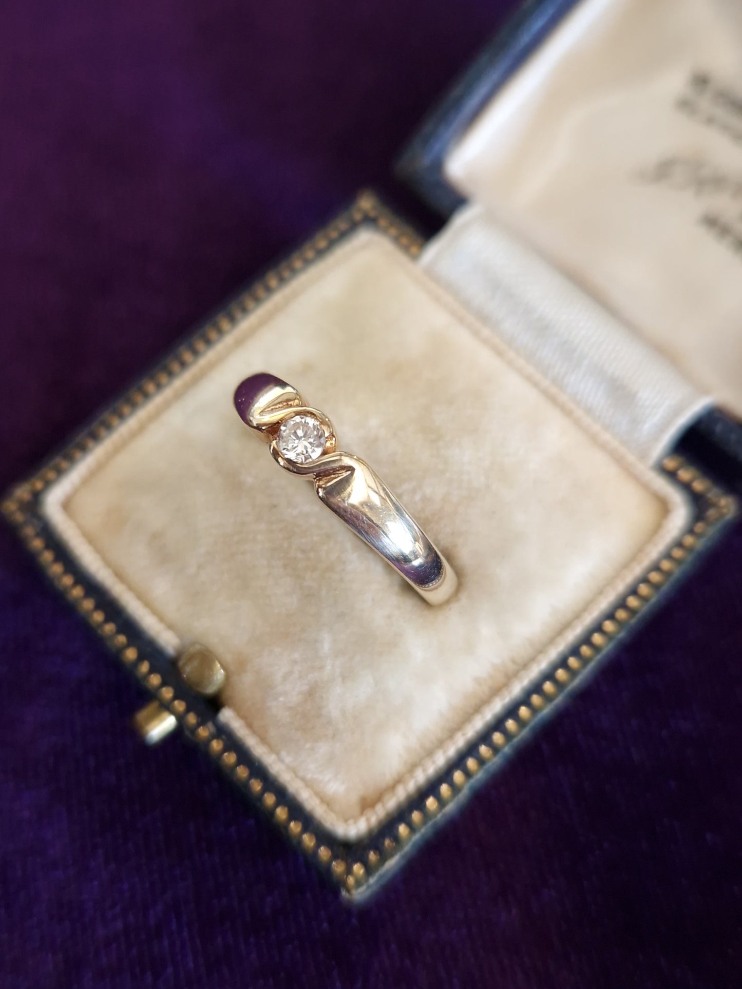 Vintage Diamond 9ct Gold Ring
