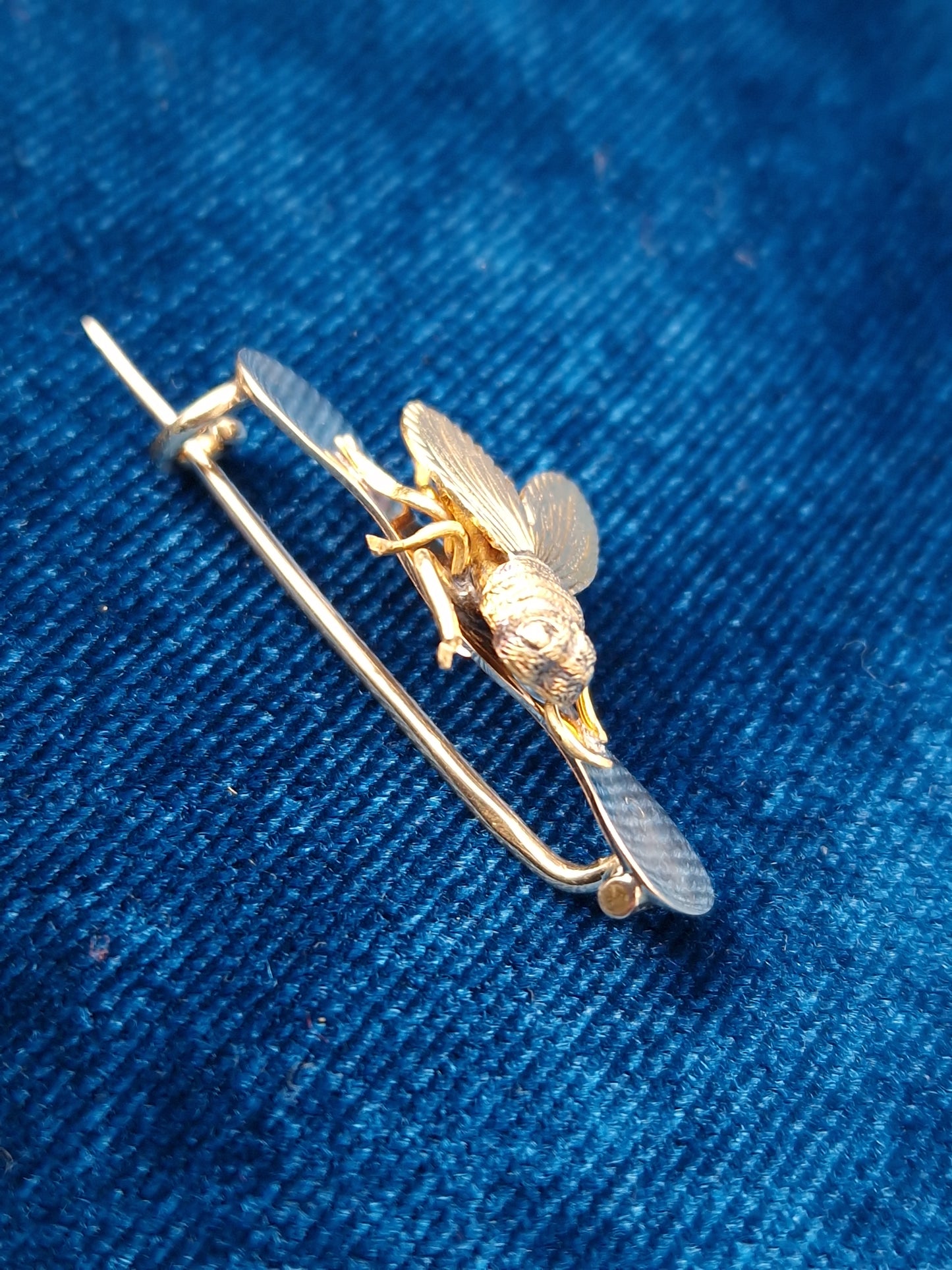 Antique Victorian Bee Brooch 9ct Gold