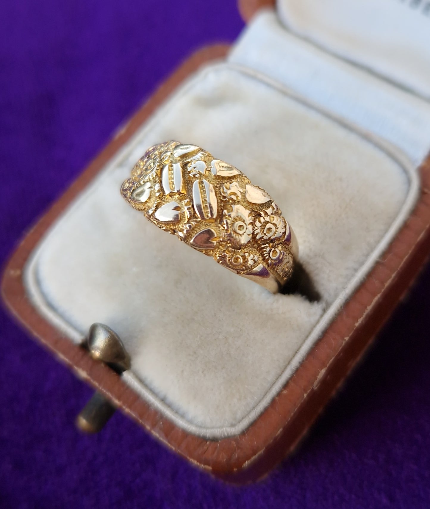 Antique 18ct Gold Keeper Ring