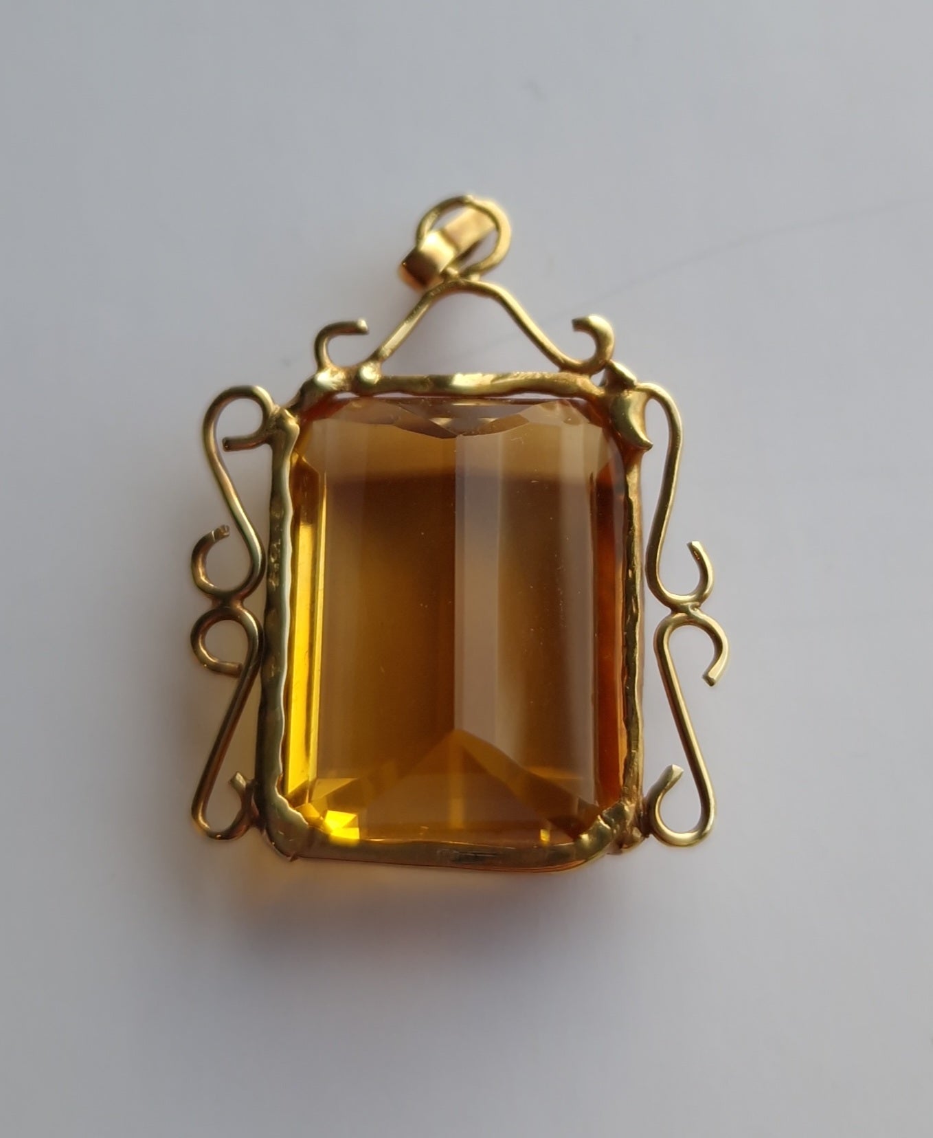 Vintage 18ct Gold Citrine Pendant