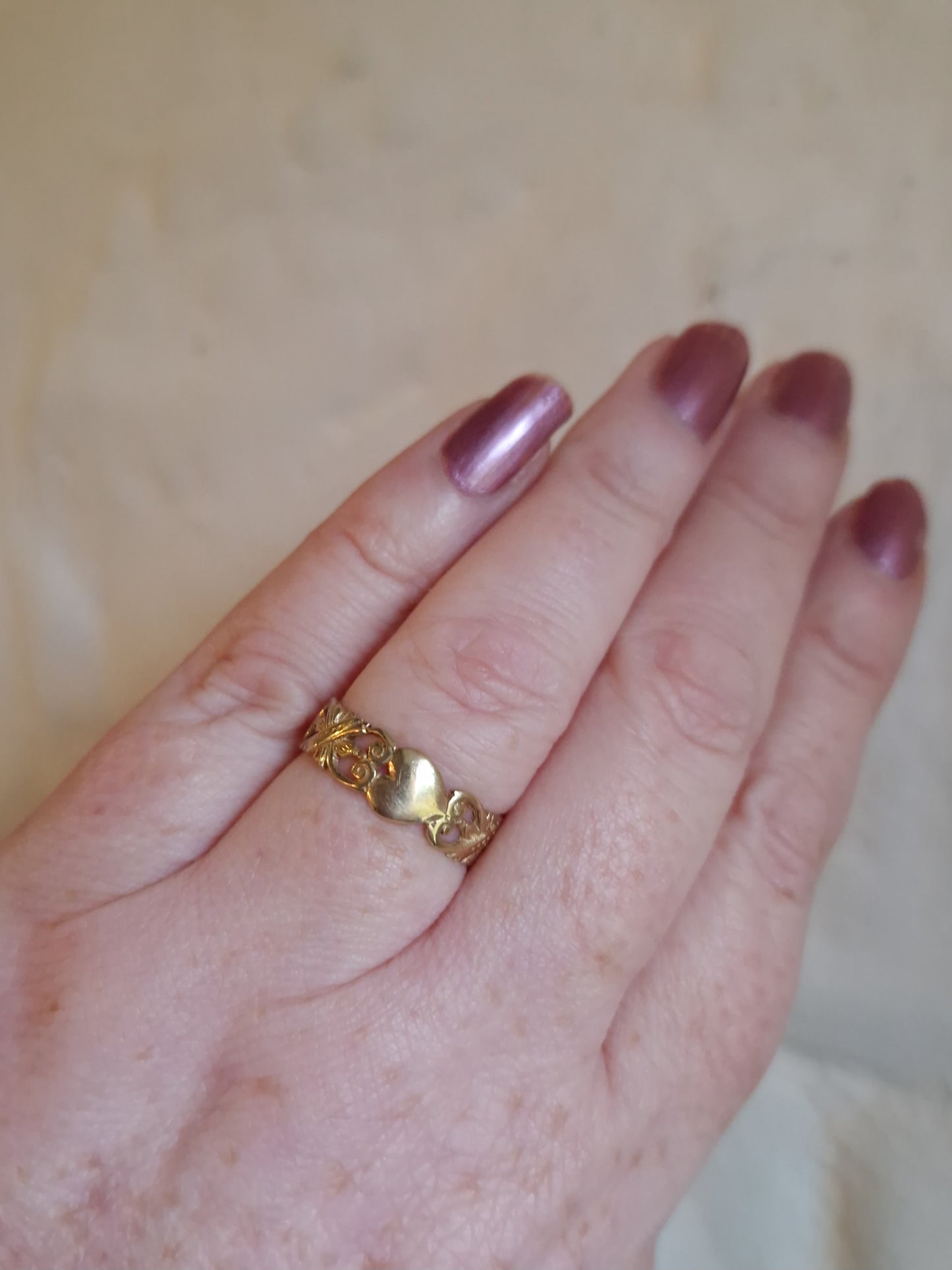 Vintage 9ct Gold Heart Band