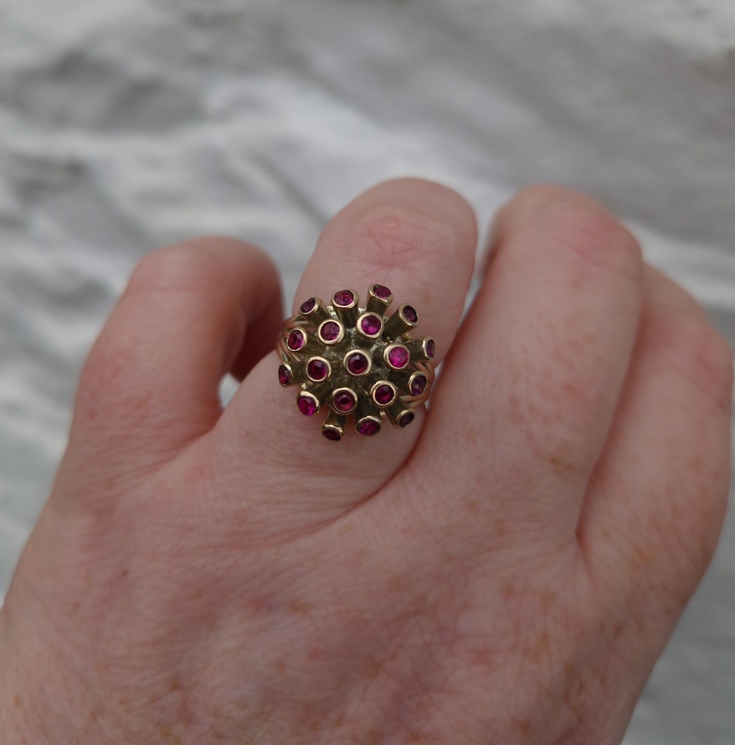 Pre-loved Sputnik Ruby 9ct Gold Ring