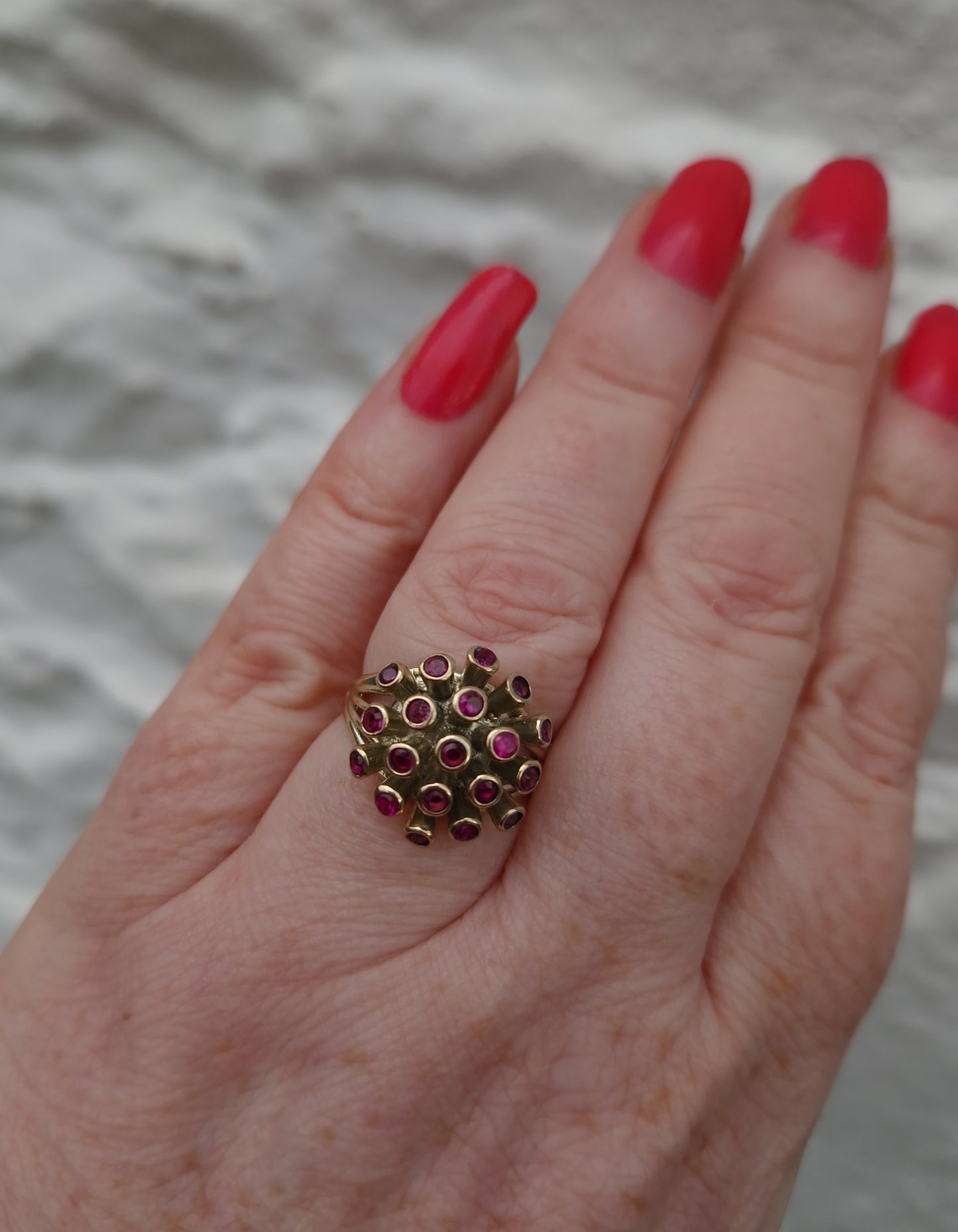 Pre-loved Sputnik Ruby 9ct Gold Ring