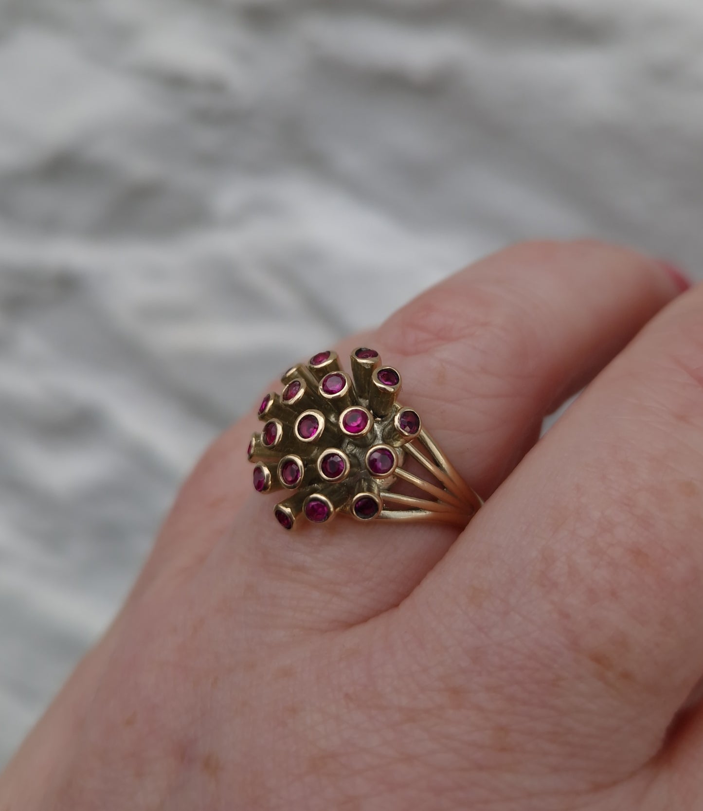 Pre-loved Sputnik Ruby 9ct Gold Ring