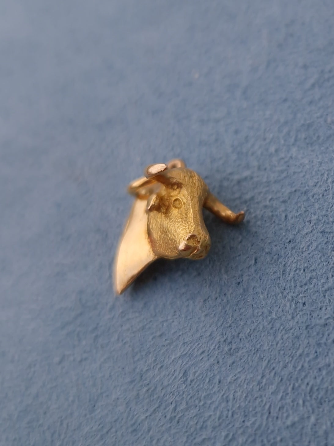 Vintage Bull Head Charm 22ct Gold