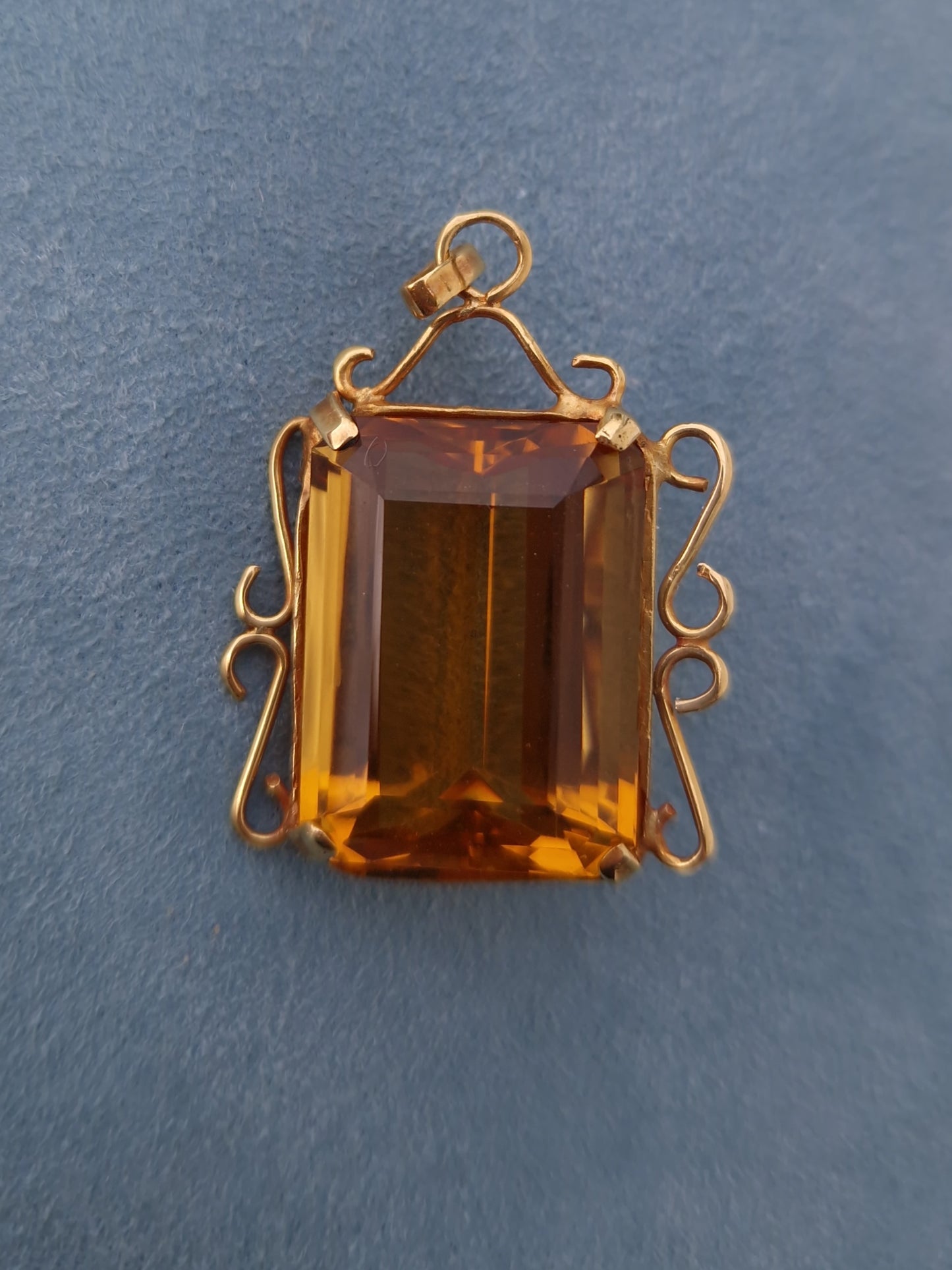 Vintage 18ct Gold Citrine Pendant