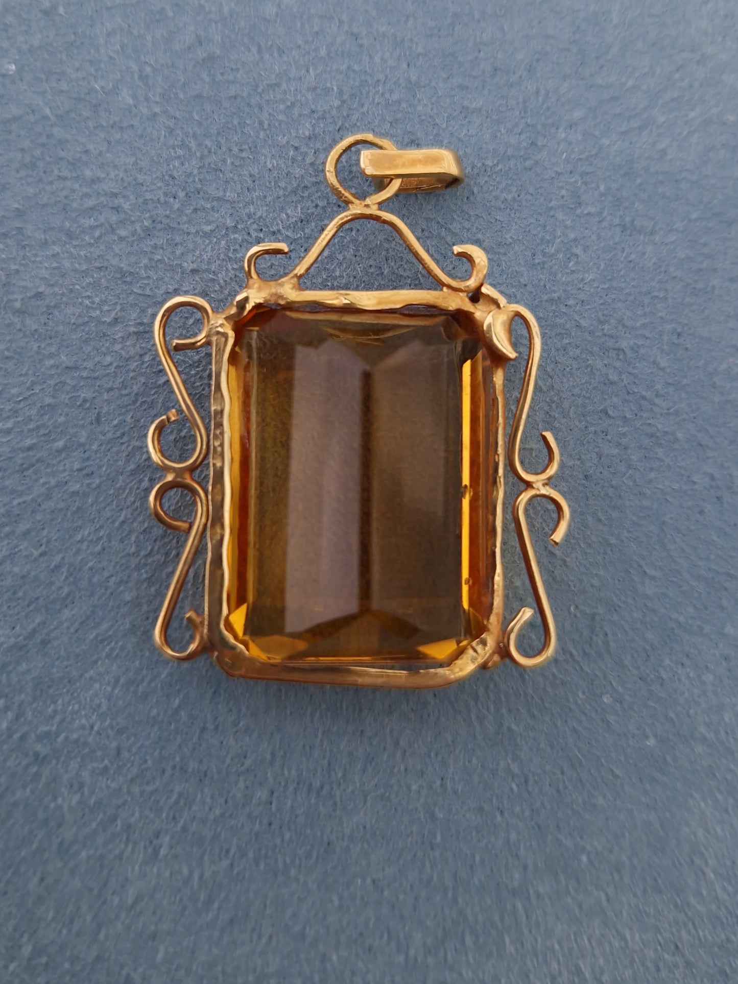 Vintage 18ct Gold Citrine Pendant