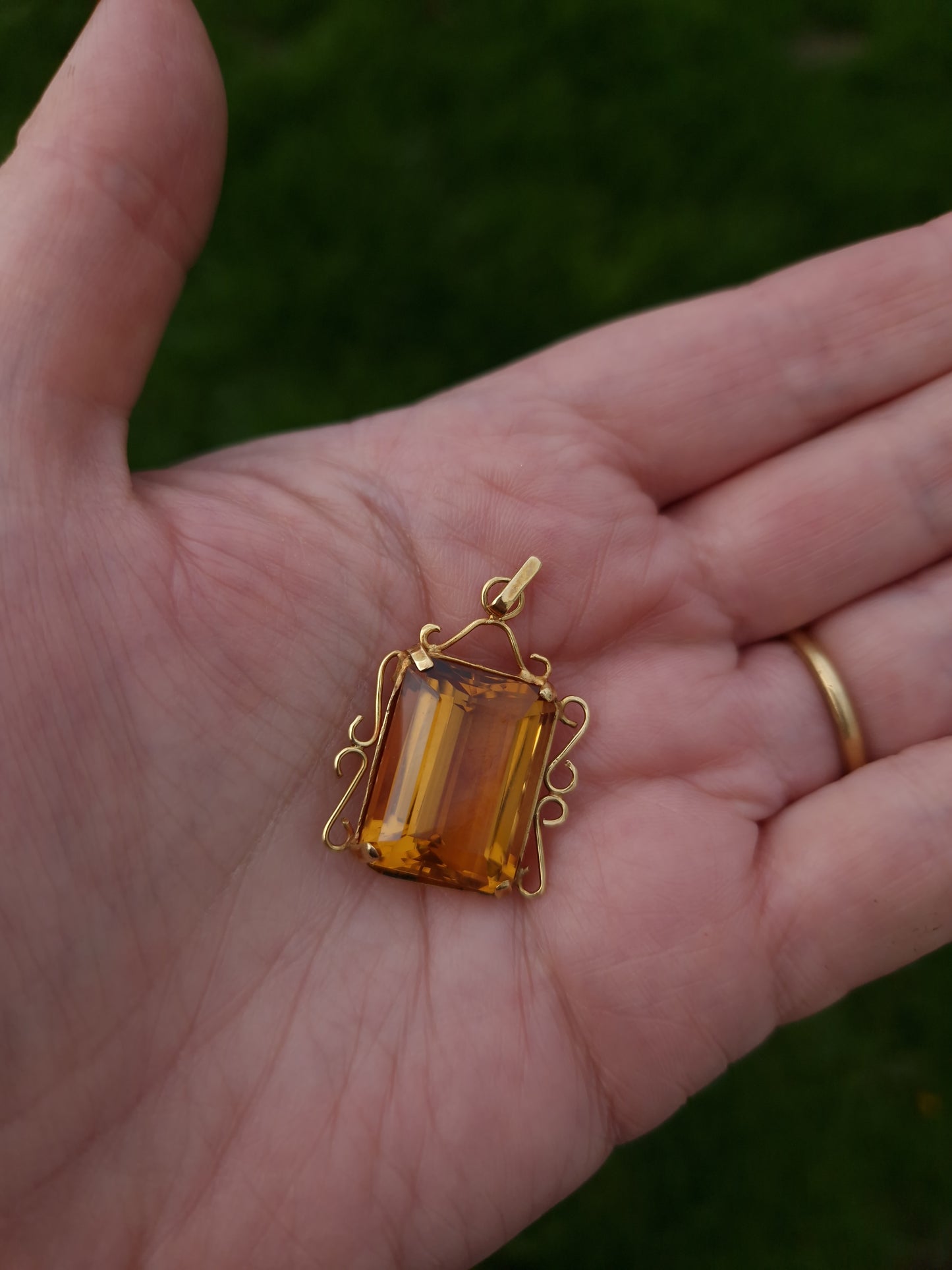 Vintage 18ct Gold Citrine Pendant