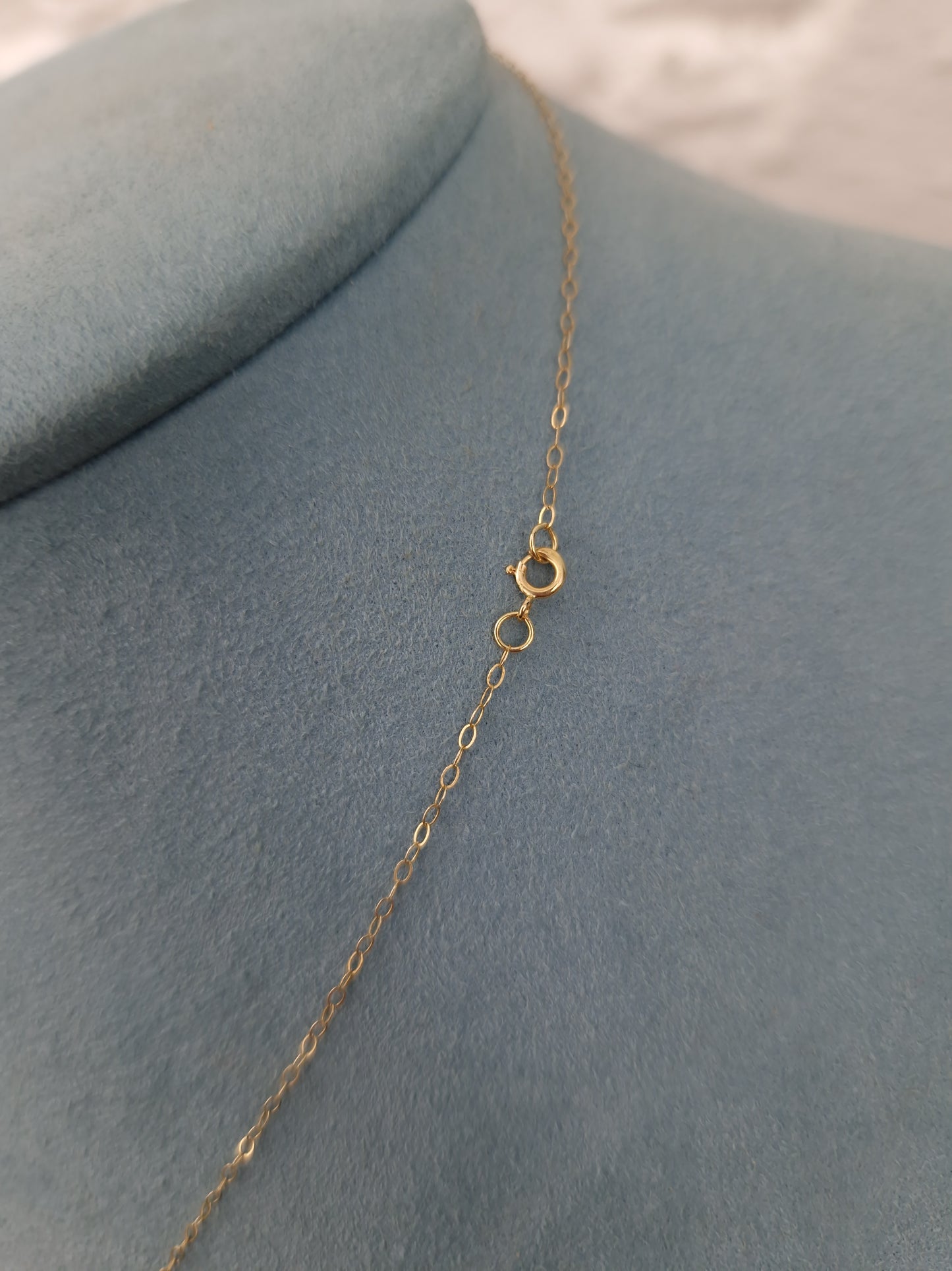 Pre-loved Clover Pendant & 9ct Gold Chain