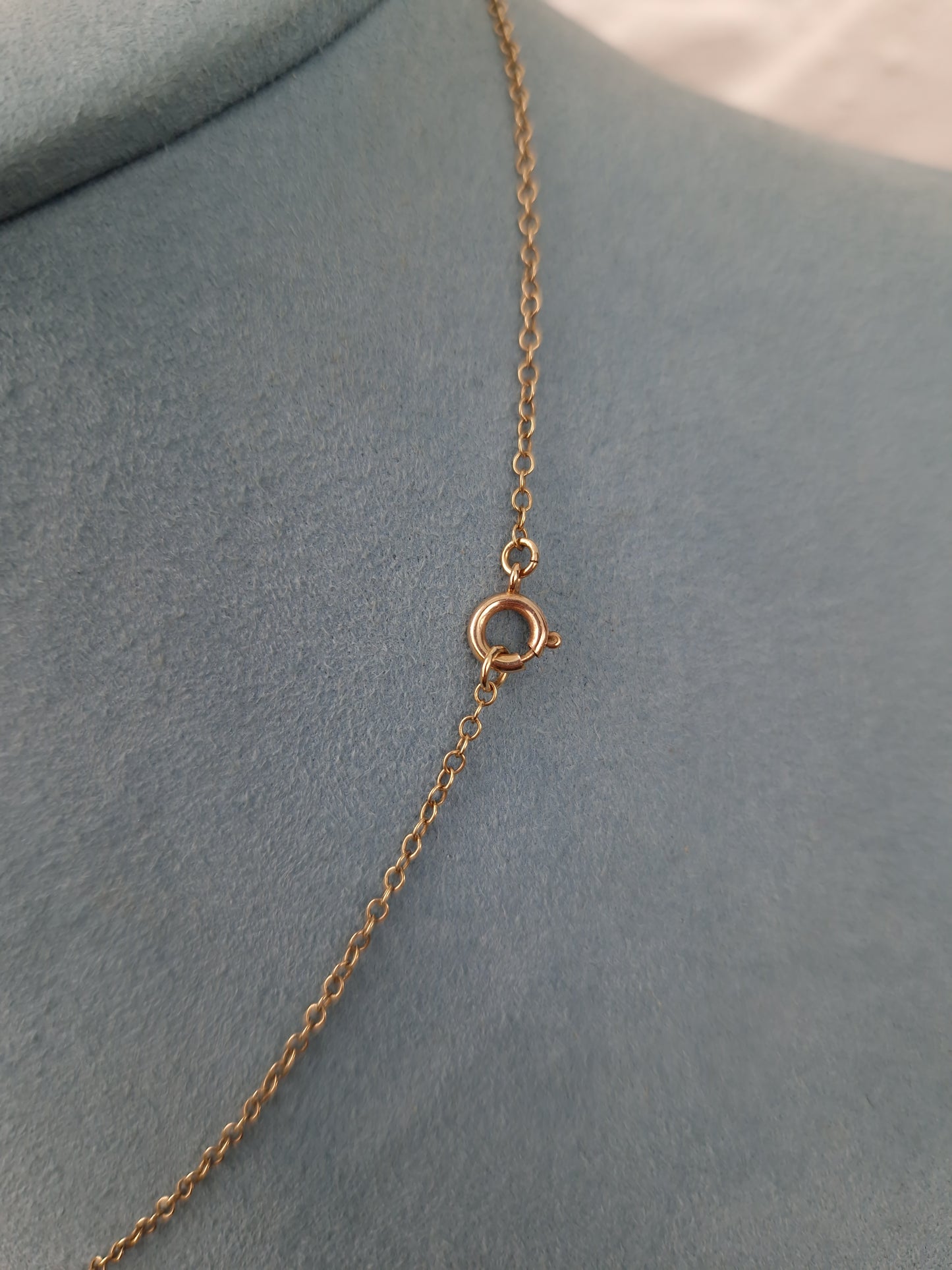 Pre-loved Clover Pendant & 9ct Gold Chain