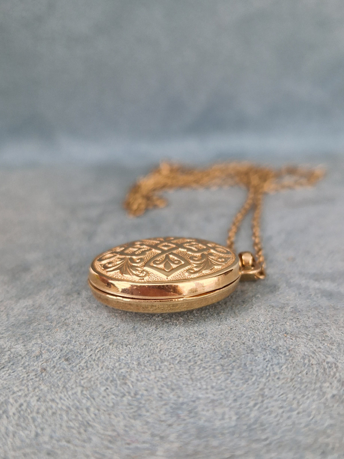Pure Locket Chain Pre-loved Locket & Chain 9ct Gold – Heriot Jewellery - Antique & Vintage