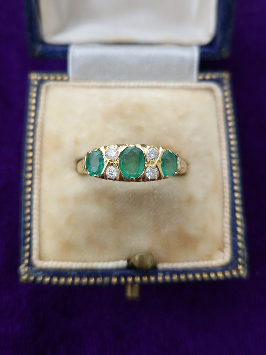 Vintage Emerald Diamond 18ct Gold Ring