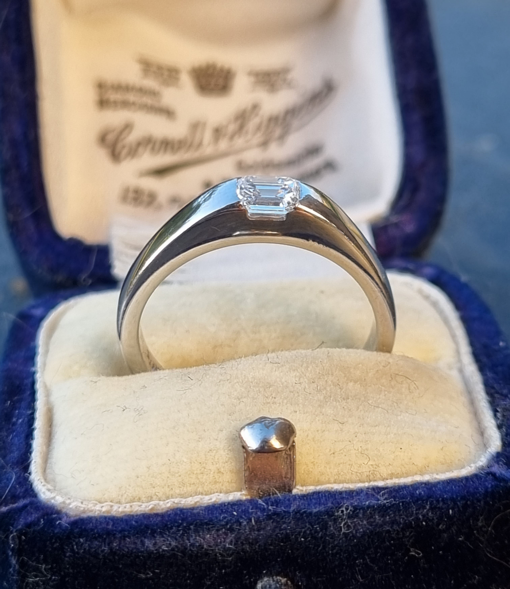 Vintage 0.42ct Diamond 18ct White Gold Band