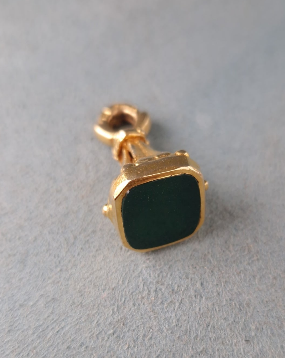 Vintage Chrysoprase 9ct Gold Fob Pendant