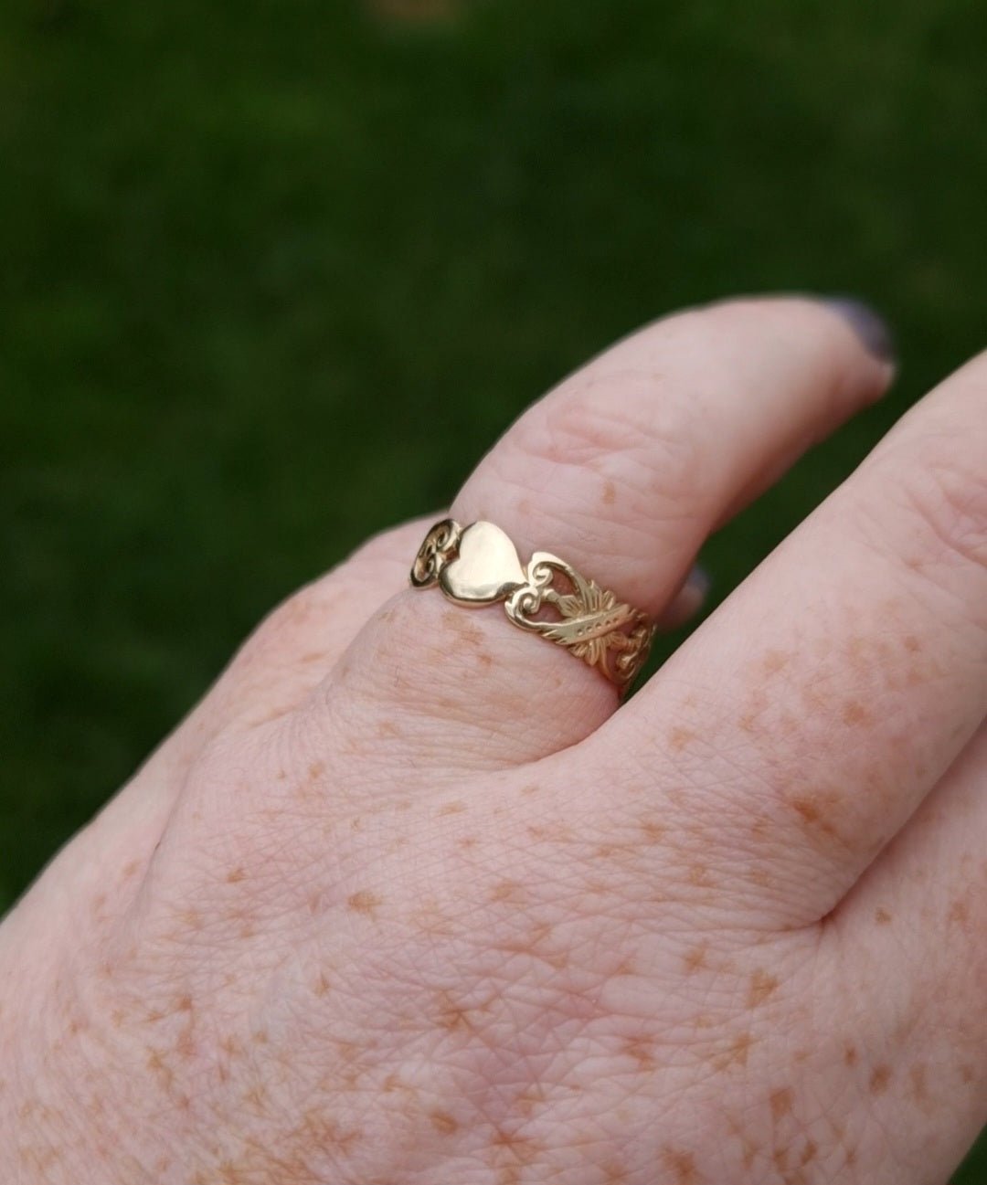 Vintage 9ct Gold Heart Band