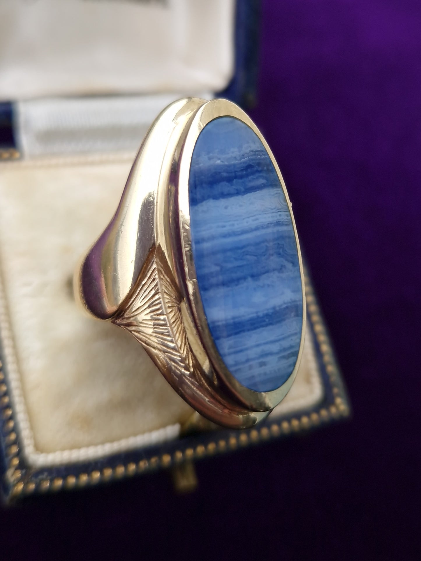 Vintage Blue Lace Agate 9ct Gold Statement Ring