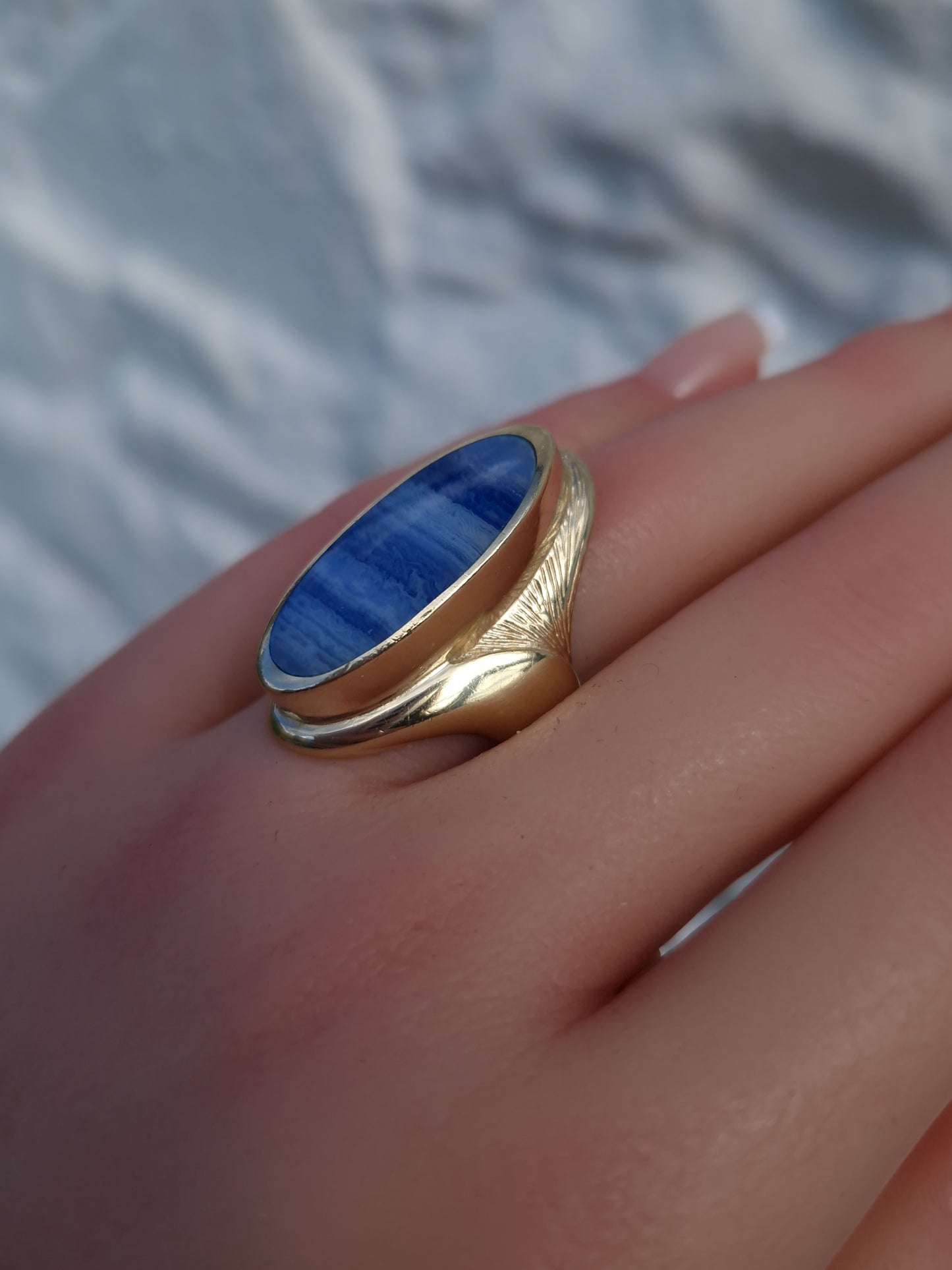 Vintage Blue Lace Agate 9ct Gold Statement Ring