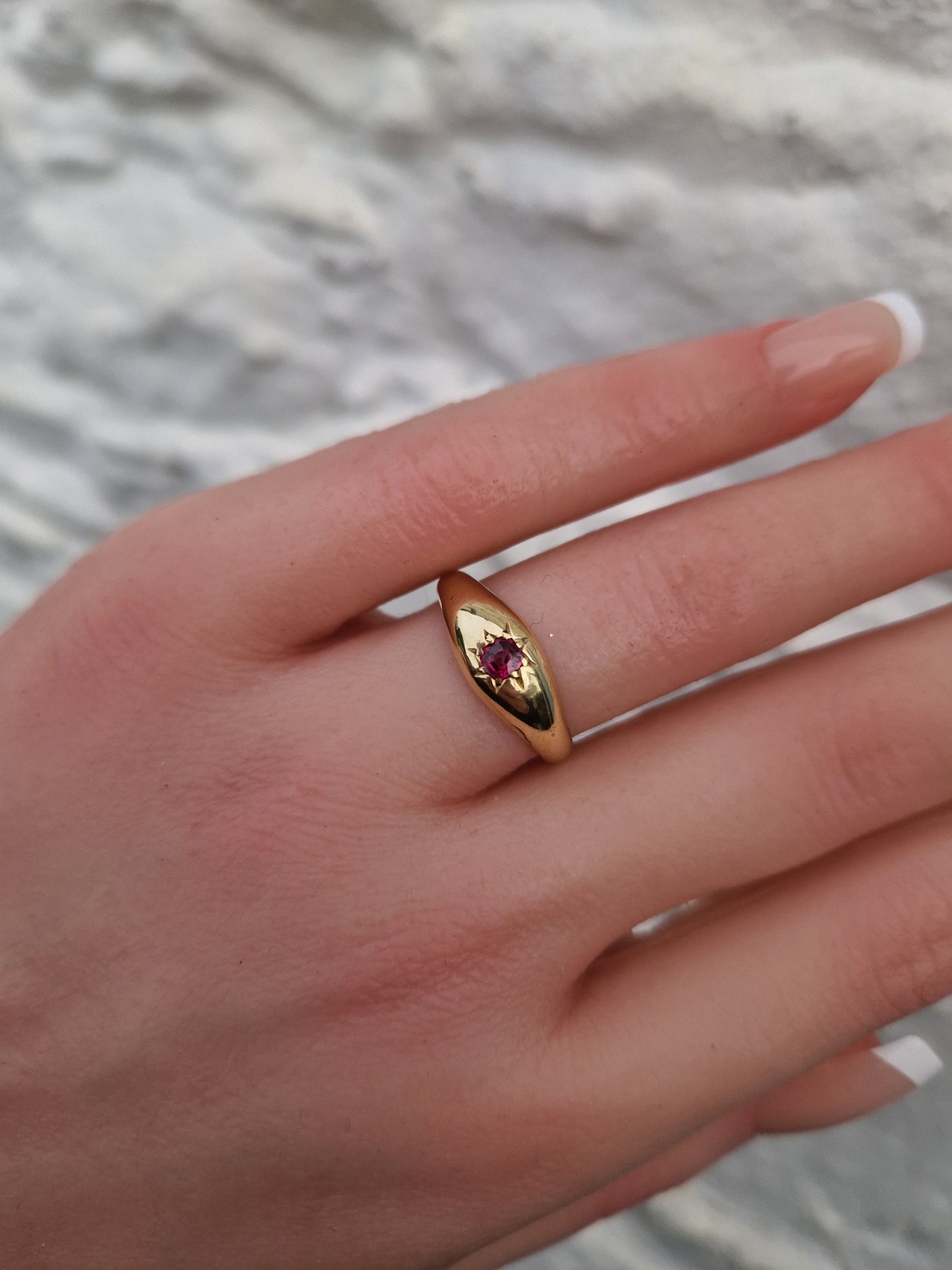 Antique 1913 Ruby 18ct Gold Gypsy Ring