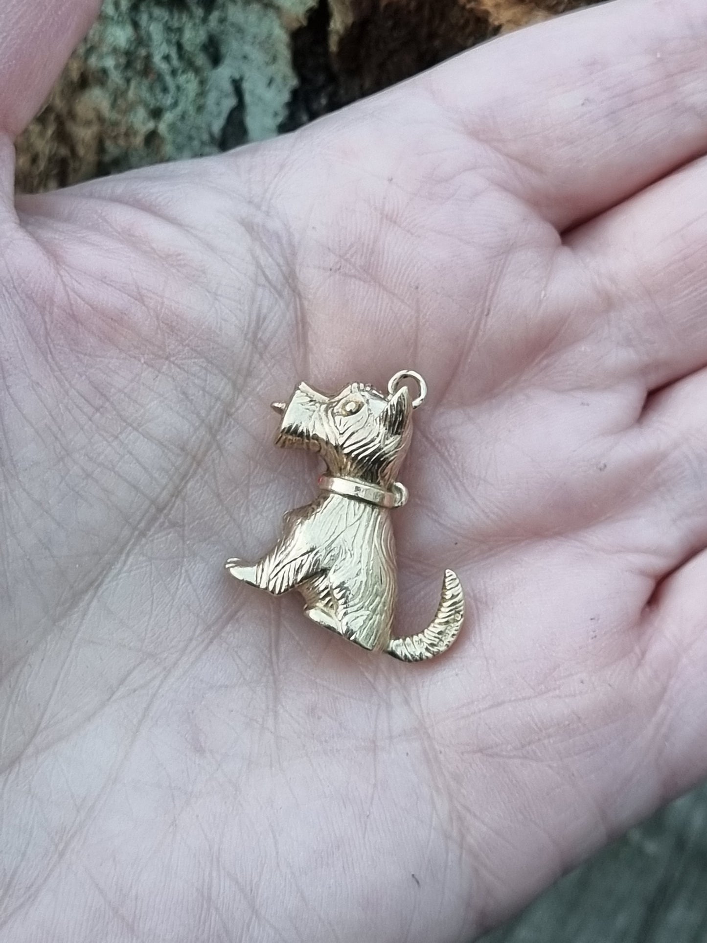 9ct Gold Terrier Dog Pendant