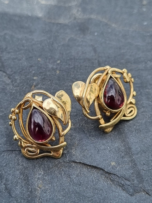Vintage Garnet 9ct Gold Earrings